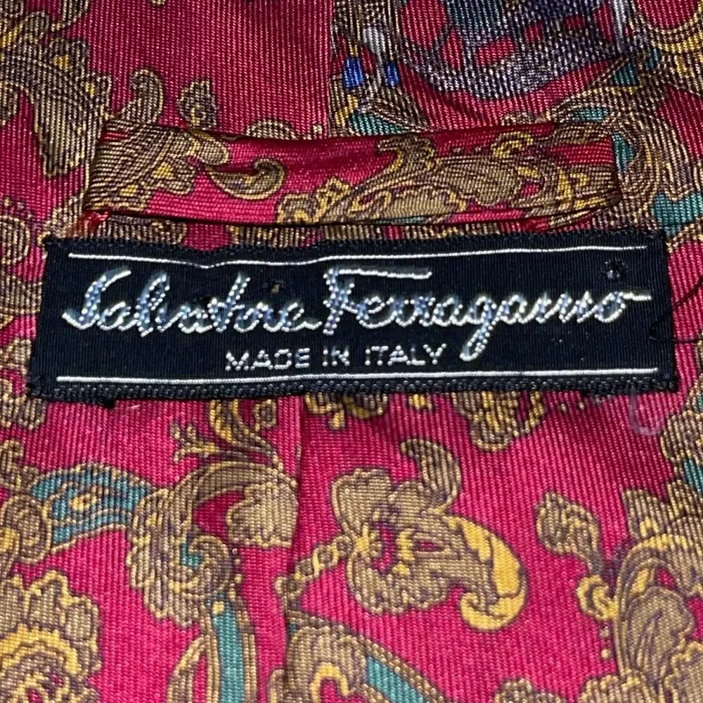 Slavatore Ferragamo Necktie Chariot